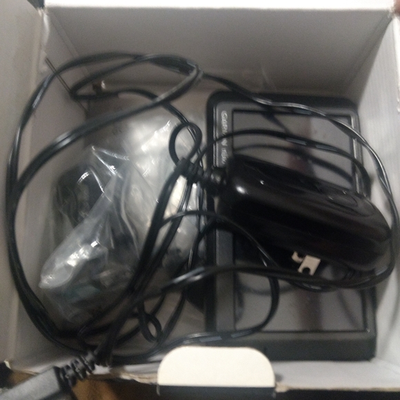 Garmin Nuvi 255 WT - Picture 2 of 4